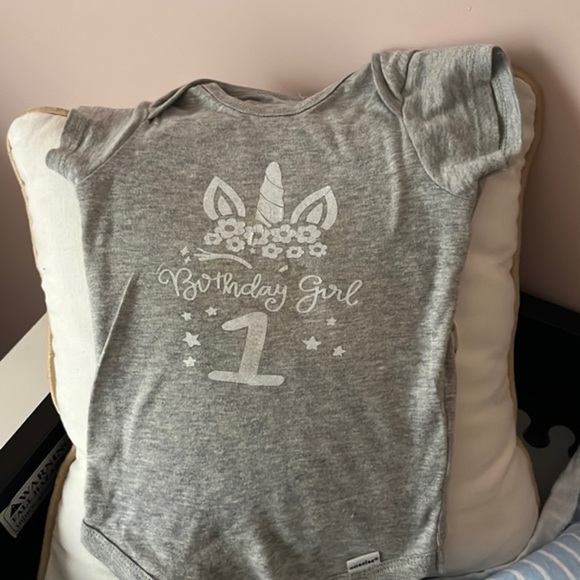Birthday girl onesies - Picture 1 of 3